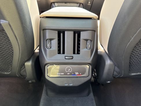 Used 2025 BMW X3 xDrive30i w/ Premium Package AWD/4WD image 24