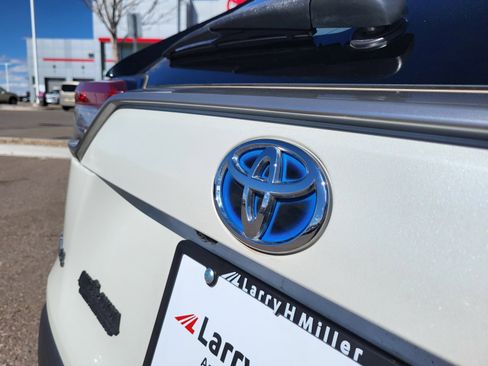 Used 2019 Toyota RAV4 Limited image 22