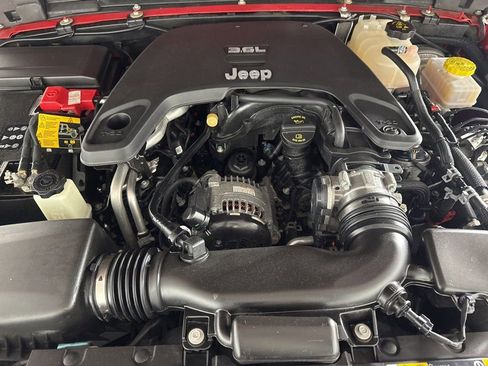 Used 2021 Jeep Wrangler Rubicon image 12