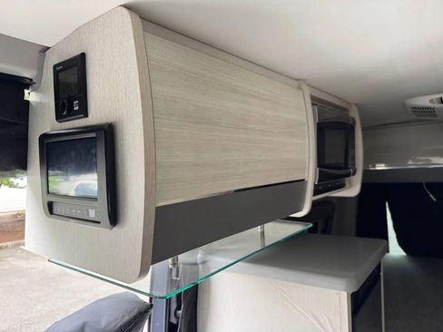 Used 2022 Mercedes-Benz Sprinter 2500 image 29