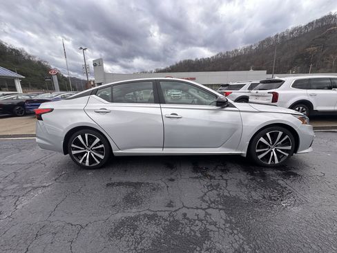 Used 2020 Nissan Altima 2.5 SR w/ Premium Package image 22