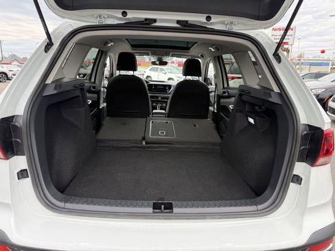 Used 2024 Volkswagen Taos SE image 29