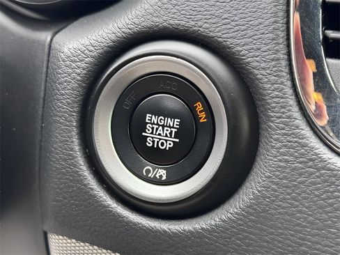 Used 2018 Dodge Durango R/T w/ Technology Group image 18