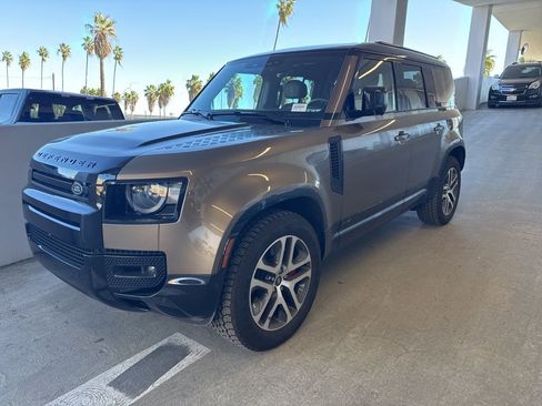 Used 2025 Land Rover Defender 110 X image 1