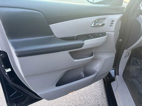 Used 2015 Honda Odyssey Touring image 9