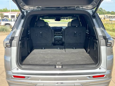 Used 2025 Buick Enclave Avenir w/ Super Cruise Package FWD image 26