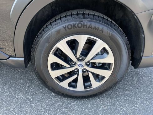 Used 2023 Subaru Outback Premium image 11