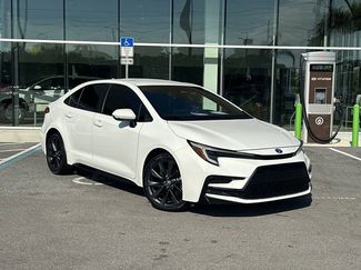 Used 2023 Toyota Corolla SE video 2