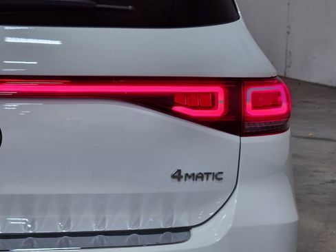 Used 2023 Mercedes-Benz EQB 300 4MATIC image 22