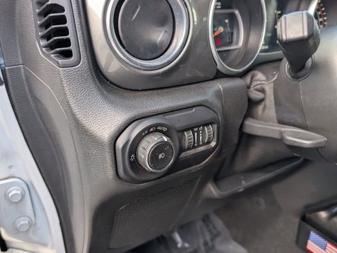 Used 2021 Jeep Wrangler Unlimited Sahara image 19