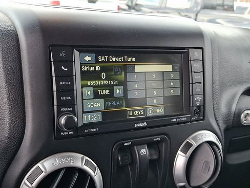 Used 2015 Jeep Wrangler Sport image 16