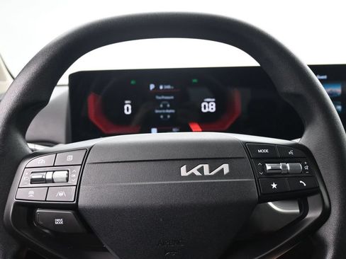 Used 2025 Kia K4 FWD image 12