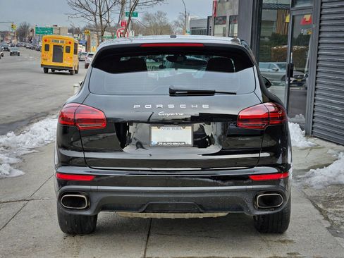 Used 2016 Porsche Cayenne AWD/4WD image 5