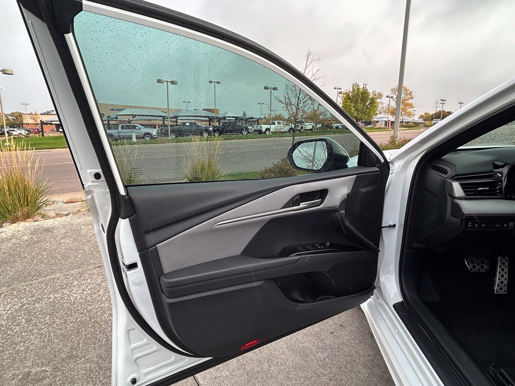 Used 2026 Toyota Camry SE FWD image 10