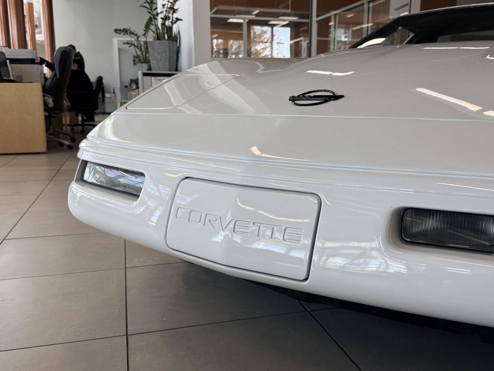 Used 1993 Chevrolet Corvette Convertible RWD image 11