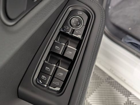 New 2026 Porsche Macan GTS AWD/4WD image 27