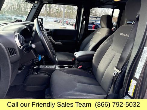 Used 2016 Jeep Wrangler Unlimited Sahara w/ Connectivity Group image 11