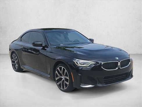 Used 2024 BMW 230i Coupe w/ Premium Package RWD image 3