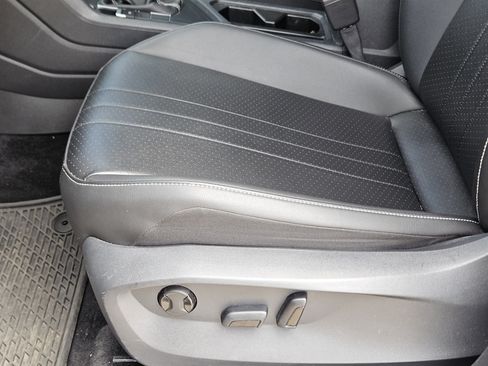 Used 2024 Volkswagen Tiguan SE R-Line FWD image 23