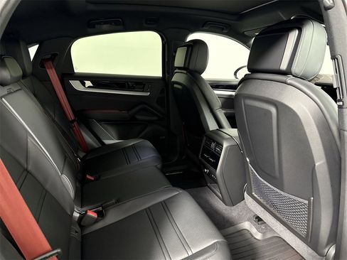 New 2026 Porsche Cayenne S image 24