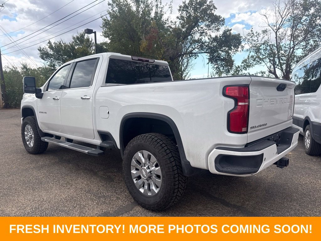 Used 2024 Chevrolet Silverado 2500 LTZ w/ LTZ Convenience Package AWD/4WD image 4