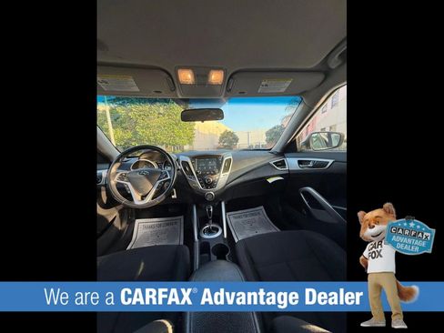 Used 2017 Hyundai Veloster FWD image 27