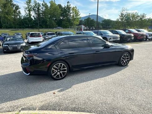 Used 2025 BMW 740i xDrive AWD/4WD image 28
