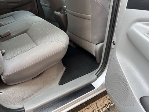 Used 2011 Toyota Tacoma 4x4 Double Cab w/ TRD Sport Pkg image 10