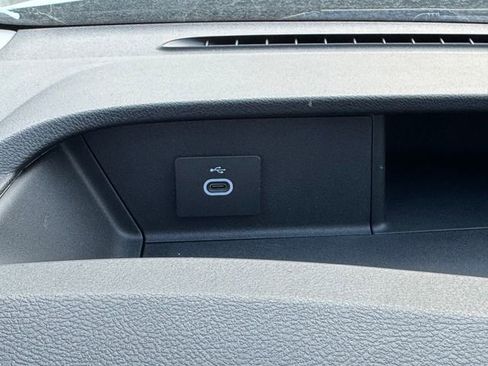 New 2026 Ford Transit 250 148 Medium Roof image 19