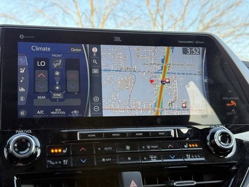 Used 2022 Toyota Highlander Limited image 15