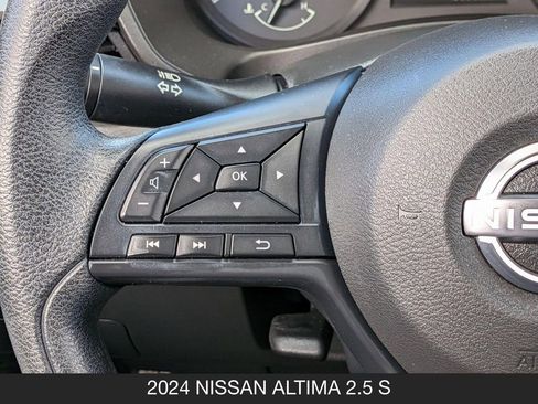 Used 2024 Nissan Altima 2.5 S FWD image 17
