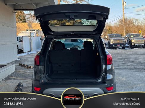 Used 2019 Ford Escape SE image 28