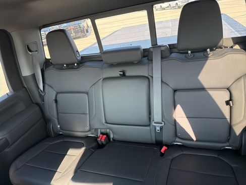 Used 2020 Chevrolet Silverado 2500 LTZ w/ LTZ Premium Package AWD/4WD image 12