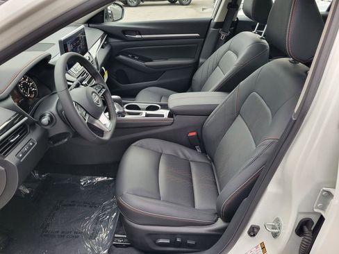 Used 2025 Nissan Altima 2.5 SR w/ SR Premium Package image 14