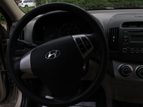 Used 2010 Hyundai Elantra GLS FWD image 16