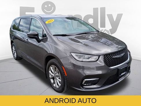 Used 2023 Chrysler Pacifica Touring-L w/ Uconnect Theater Family Group AWD/4WD image 5