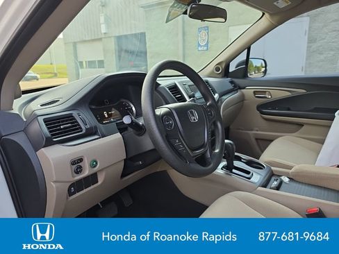 Used 2018 Honda Pilot LX image 10
