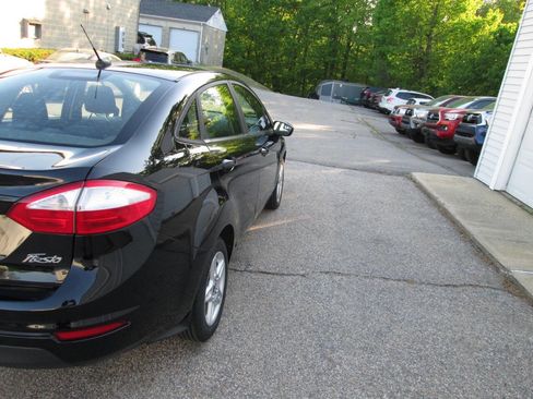 Used 2017 Ford Fiesta SE image 10