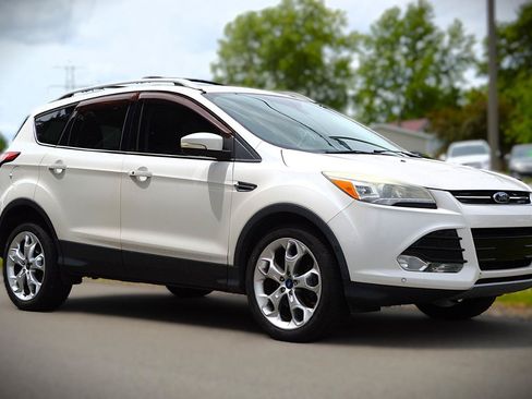 Used 2013 Ford Escape Titanium w/ Parking Technology Pkg AWD/4WD image 3