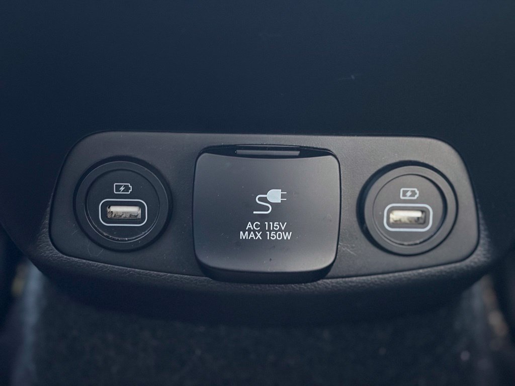 Used 2023 Hyundai Santa Fe Limited AWD/4WD image 16