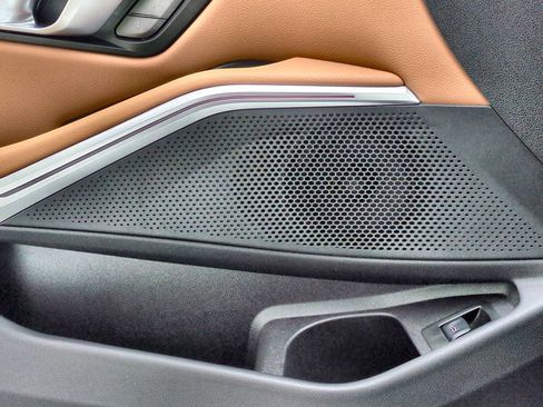 New 2025 BMW 330i xDrive Sedan w/ Premium Package image 32