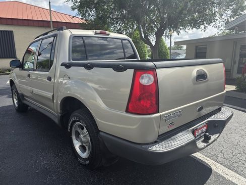 Used 2005 Ford Explorer Sport Trac XLS AWD/4WD image 4
