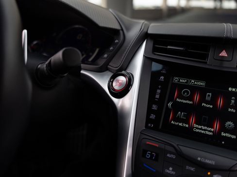 Used 2017 Acura NSX image 39