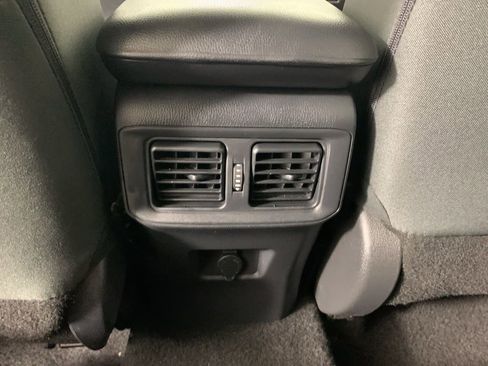 Used 2024 Toyota RAV4 LE AWD/4WD image 32