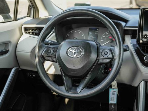 Certified 2025 Toyota Corolla Cross L FWD image 18