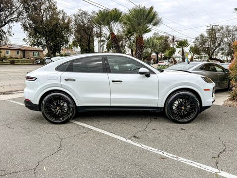 Used 2024 Porsche Cayenne Coupe image 15