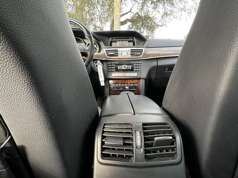 Used 2014 Mercedes-Benz E 350 4MATIC Wagon image 39