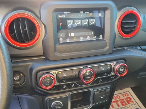 Used 2022 Jeep Gladiator Sport AWD/4WD image 17