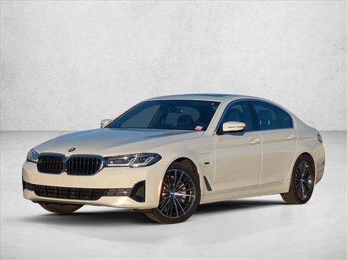 Certified 2023 BMW 530e xDrive w/ Premium Package image 1
