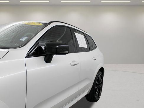 Certified 2023 Volvo XC60 B5 Ultimate w/ Climate Package image 31